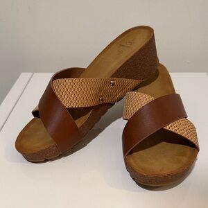 Amanda Blu Women's Elegant Tan and Brown Wedge Sandals size 8